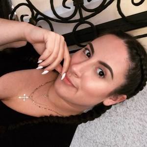 Meet your Posher, Beatriz